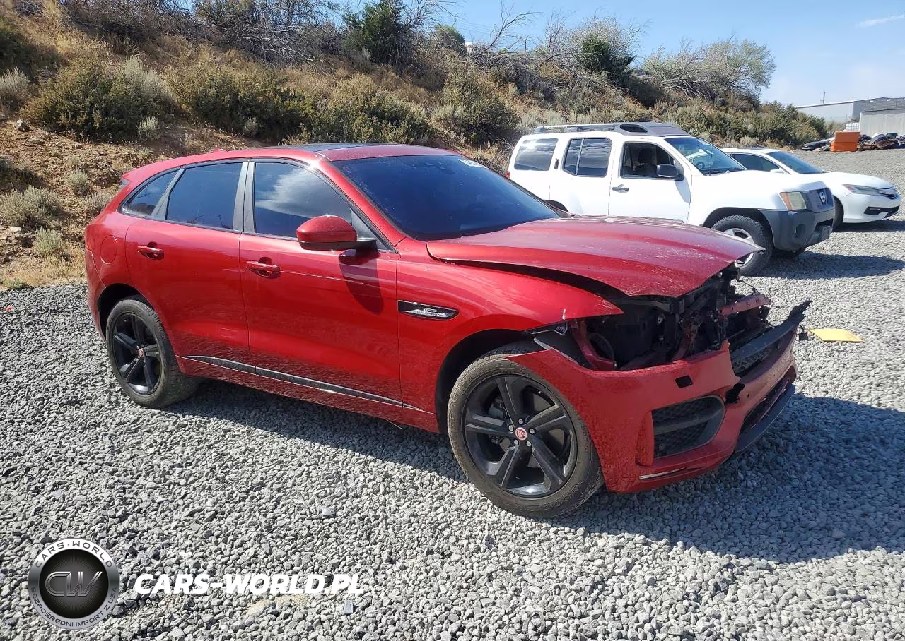 2017 Jaguar F-Pace R - Sport VIN:SADCL2BV3HA059286 - 4