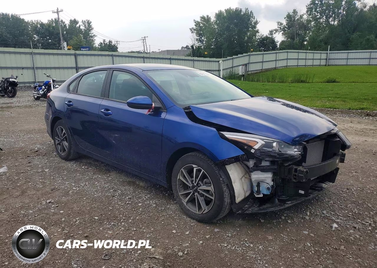 2023 Kia Forte Lxs VIN:3KPF24AD8PE585960 - 4