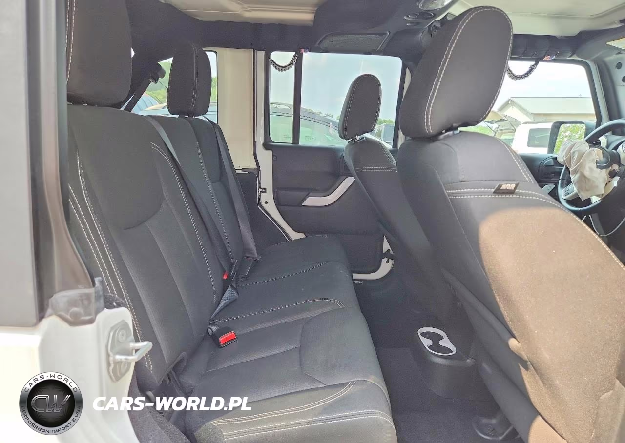 2016 Jeep Wrangler Unlimited Sahara VIN:1C4HJWEG5GL312963 - 11