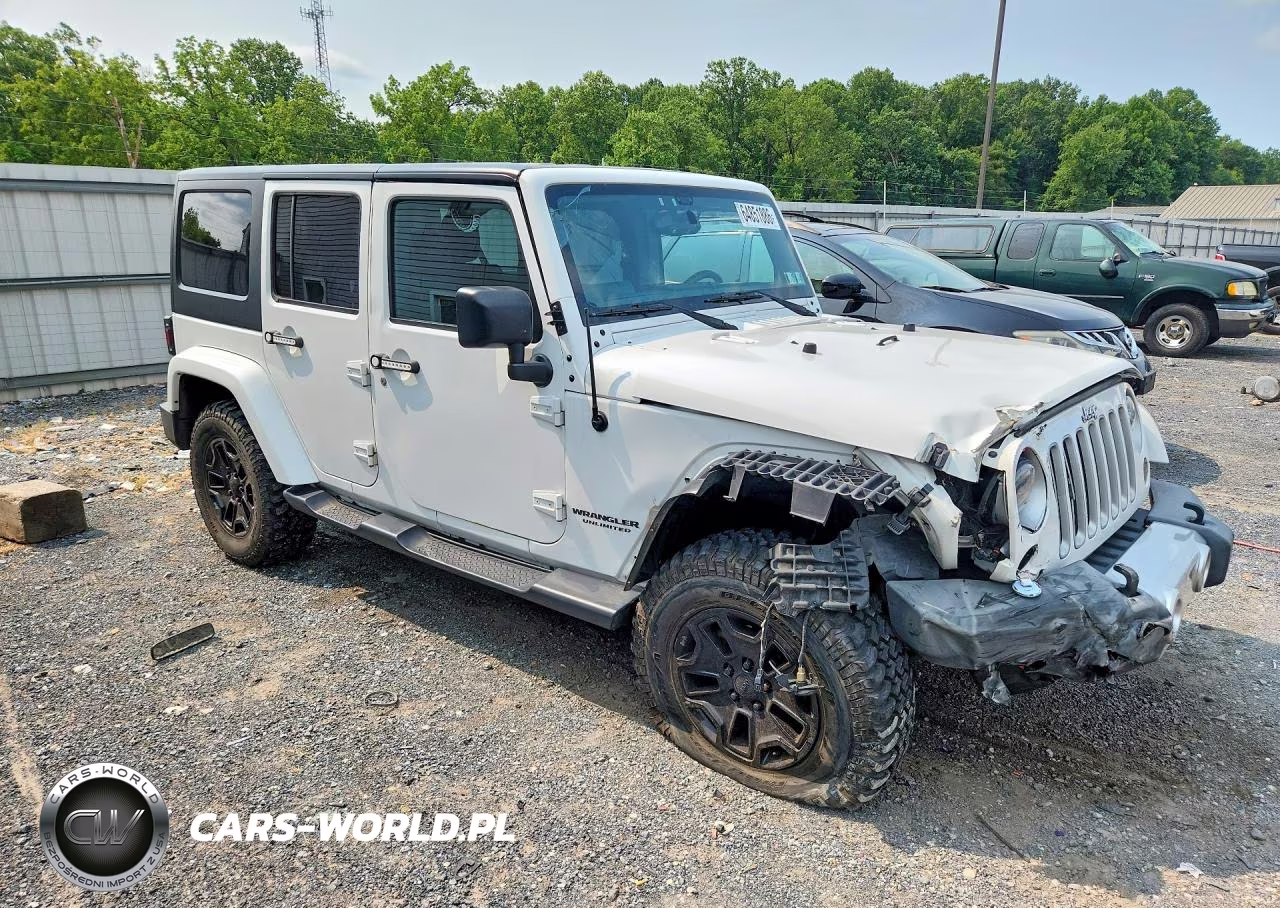 2016 Jeep Wrangler Unlimited Sahara VIN:1C4HJWEG5GL312963 - 4