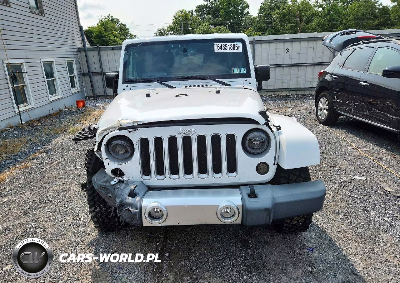 2016 Jeep Wrangler Unlimited Sahara VIN:1C4HJWEG5GL312963 - 5