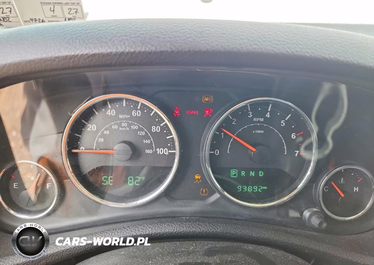 2016 Jeep Wrangler Unlimited Sahara VIN:1C4HJWEG5GL312963 - 9