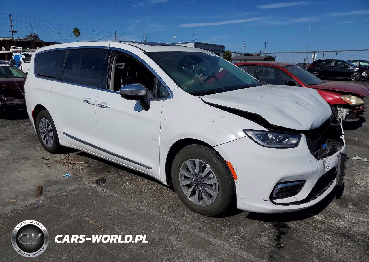 2023 Chrysler Pacifica Hybrid Limited VIN:2C4RC1S70PR599559 - 4