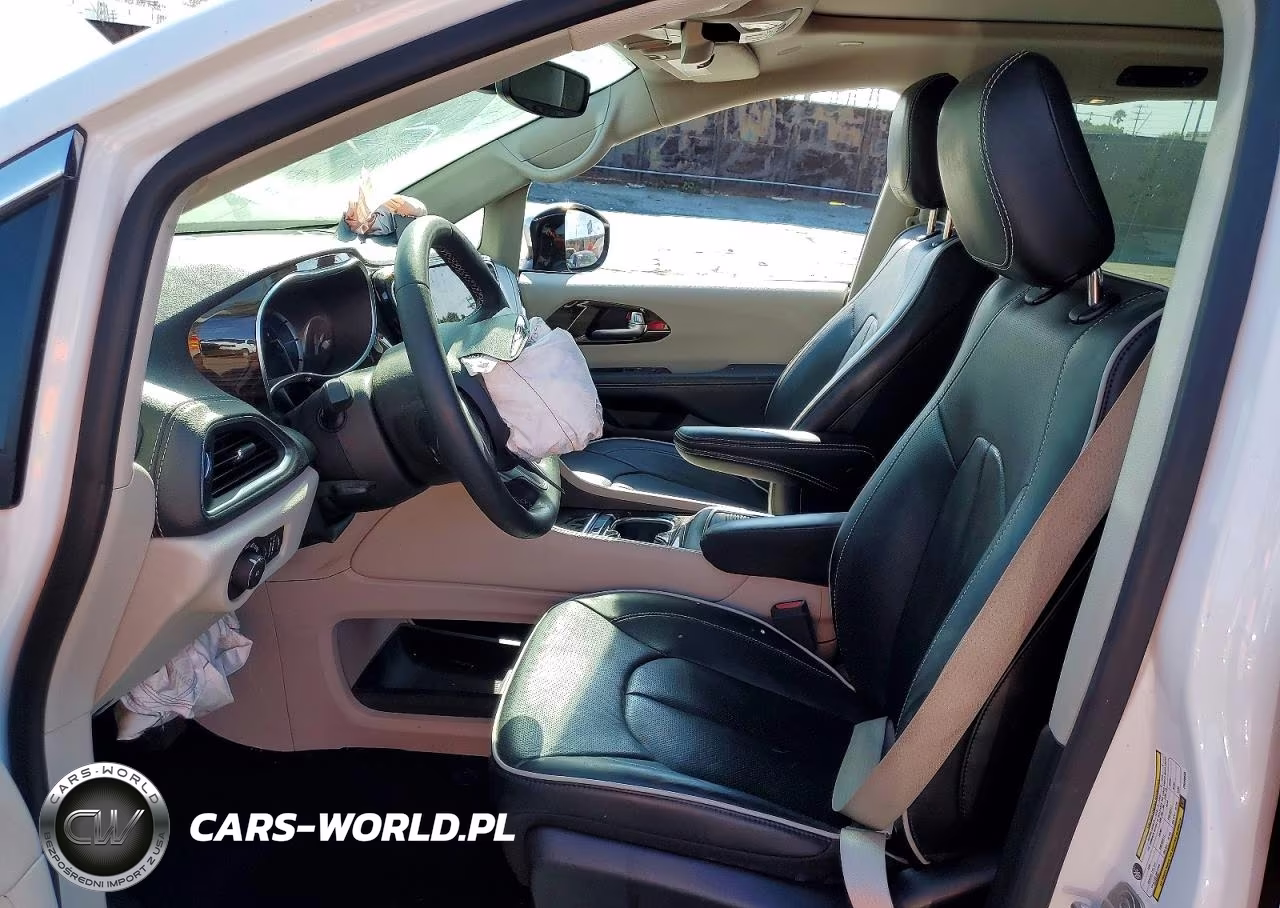 2023 Chrysler Pacifica Hybrid Limited VIN:2C4RC1S70PR599559 - 7
