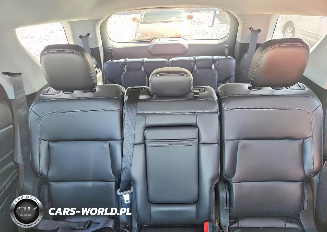 2023 Ford Explorer Xlt VIN:1FMSK8DH6PGB00943 - 10