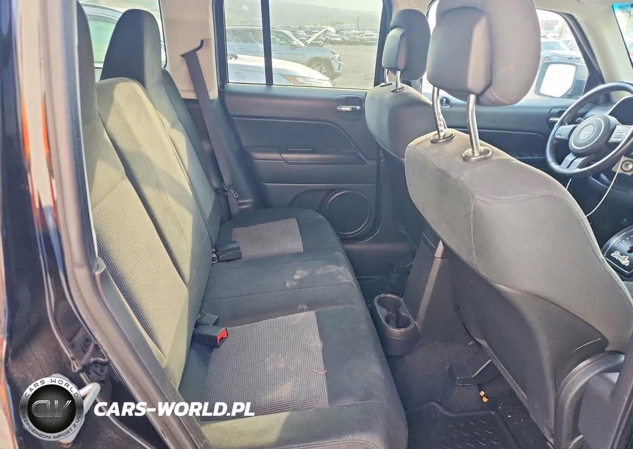 2012 Jeep Patriot Latitude VIN:1C4NJRFB8CD683272 - 10