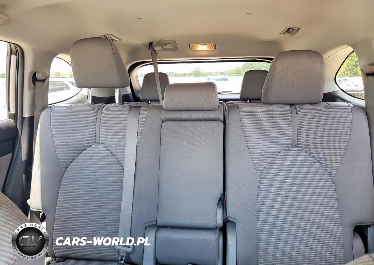 2021 Toyota Highlander L VIN:5TDCZRAH8MS070389 - 10