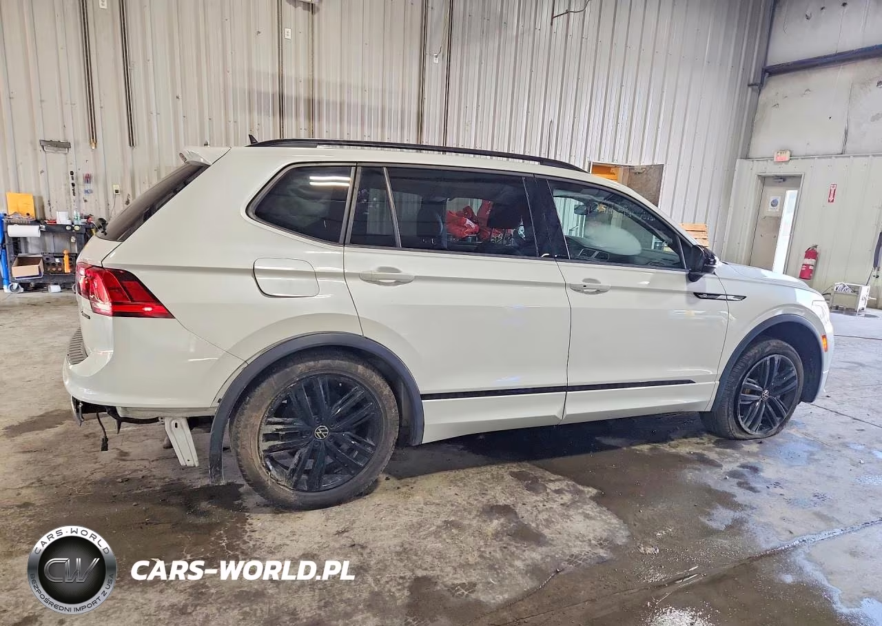 2022 Volkswagen Tiguan Se R-Line Black VIN:3VV8B7AX2NM095698 - 3