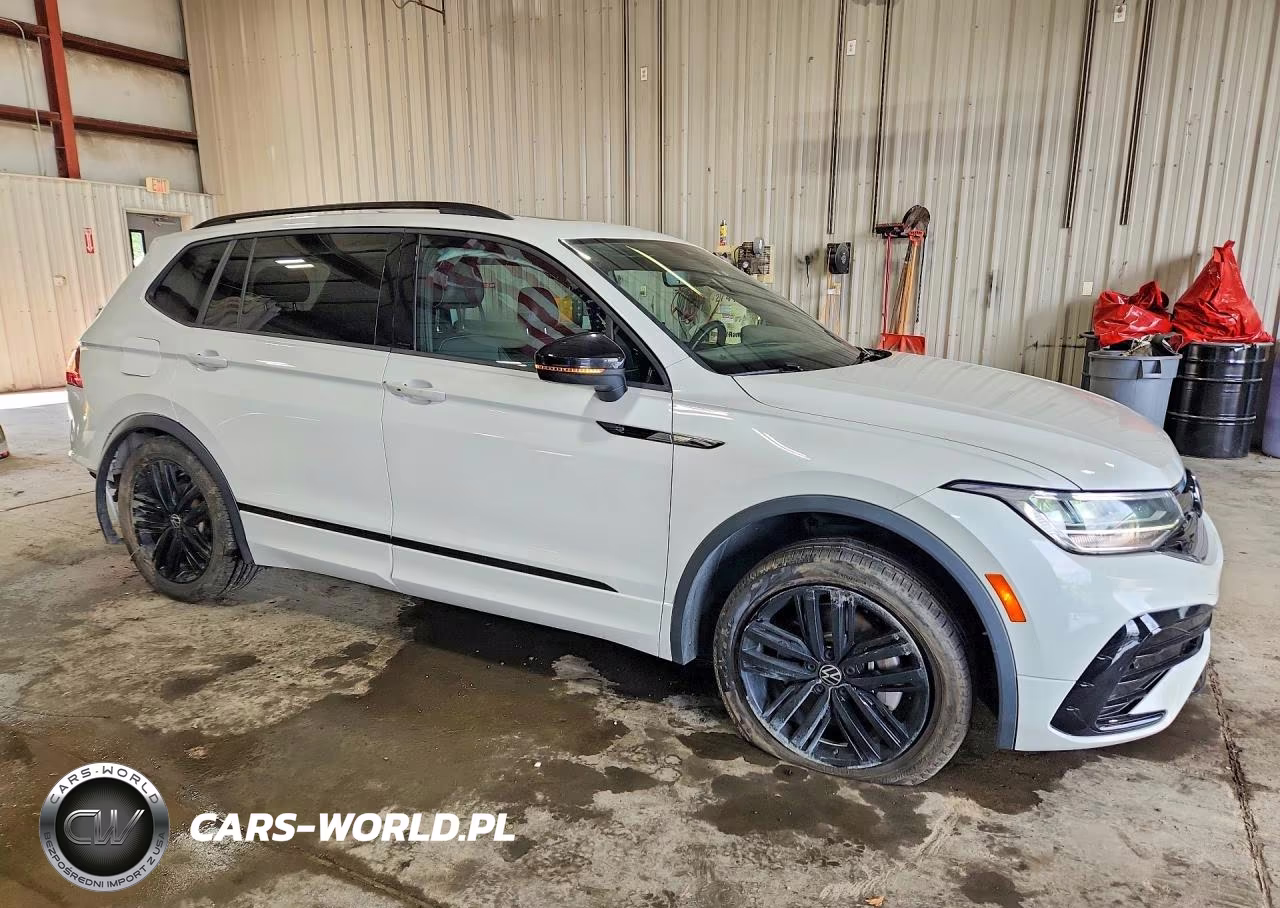 2022 Volkswagen Tiguan Se R-Line Black VIN:3VV8B7AX2NM095698 - 4