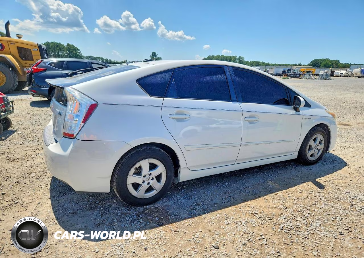 2011 Toyota Prius Two VIN:JTDKN3DU3B1385219 - 3