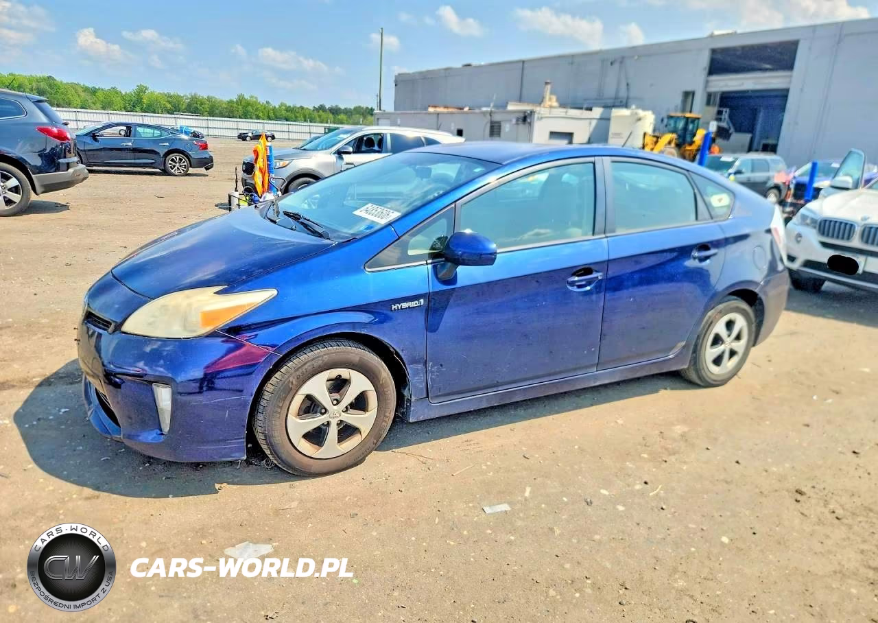 2013 Toyota Prius Two – zdjęcie 1 z 12