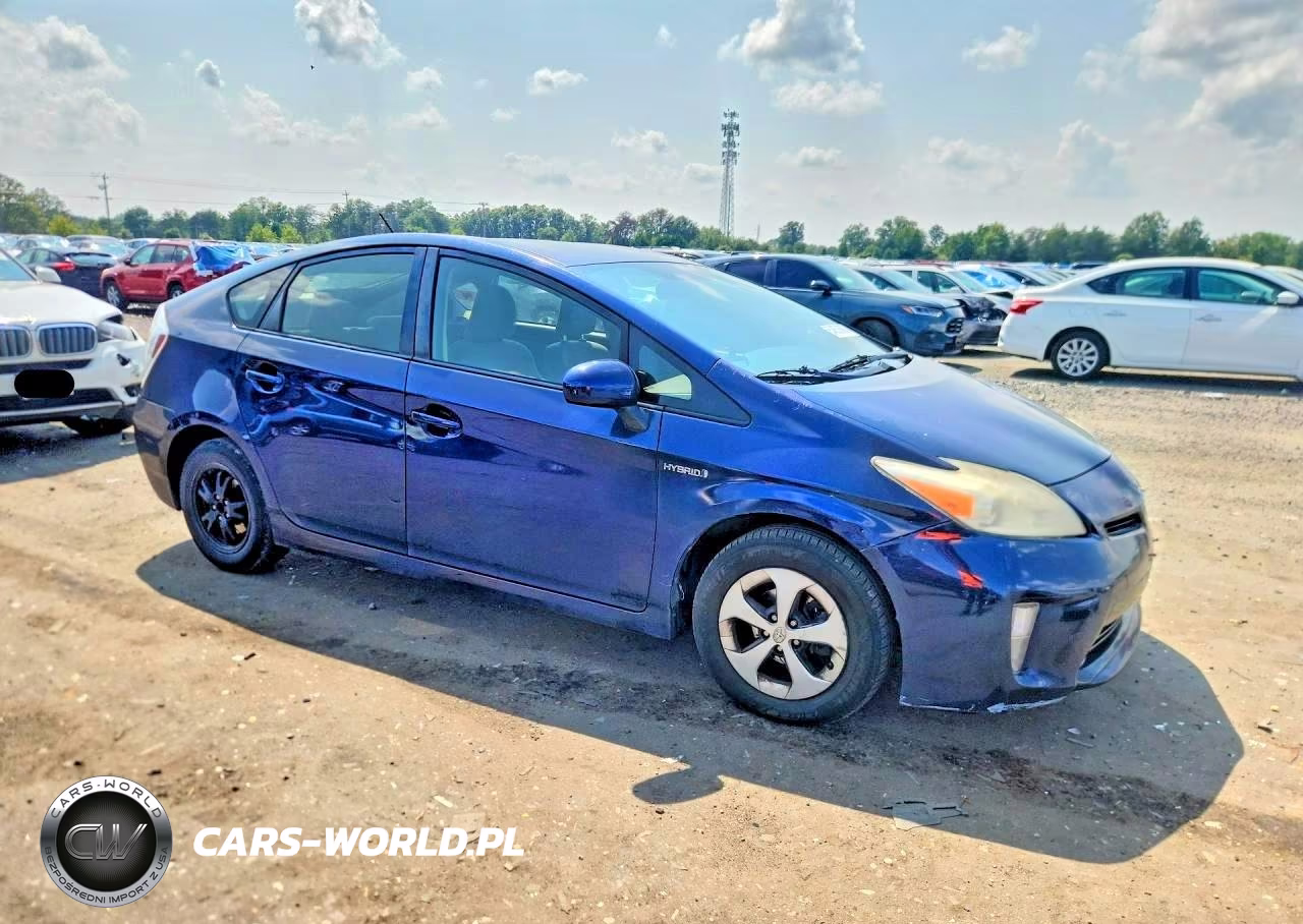2013 Toyota Prius Two VIN:JTDKN3DU1D1634801 - 4