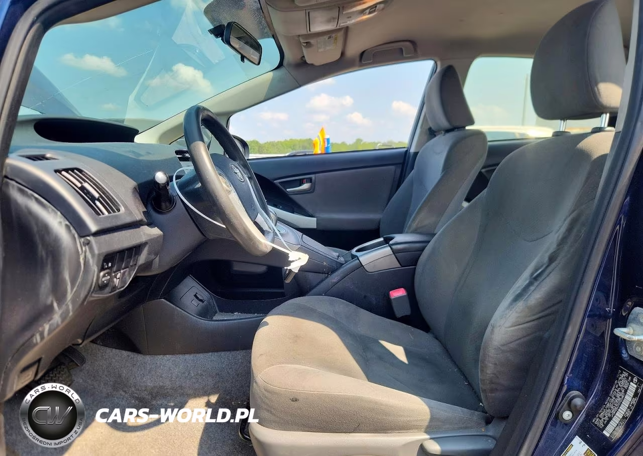 2013 Toyota Prius Two VIN:JTDKN3DU1D1634801 - 7