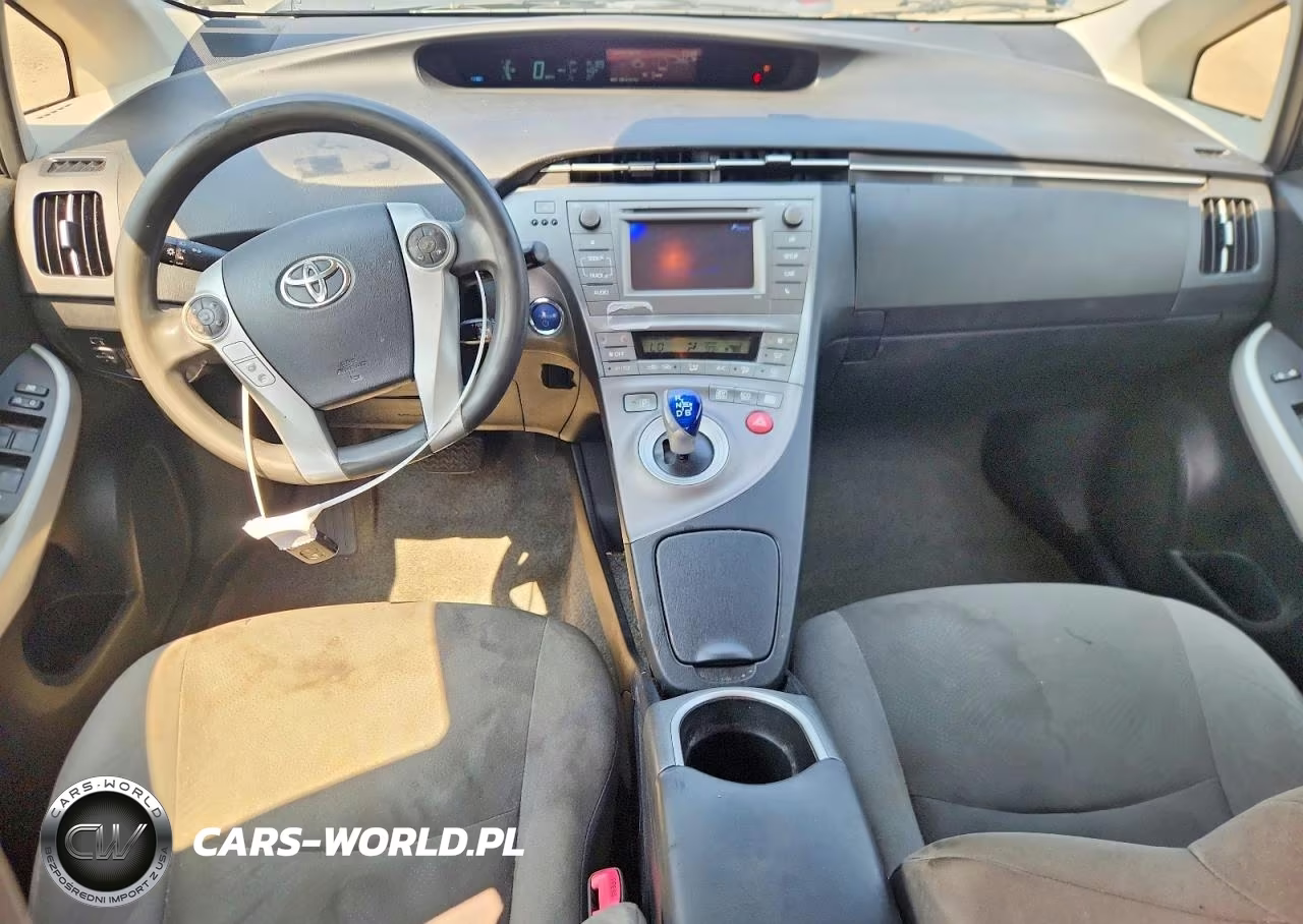 2013 Toyota Prius Two VIN:JTDKN3DU1D1634801 - 8