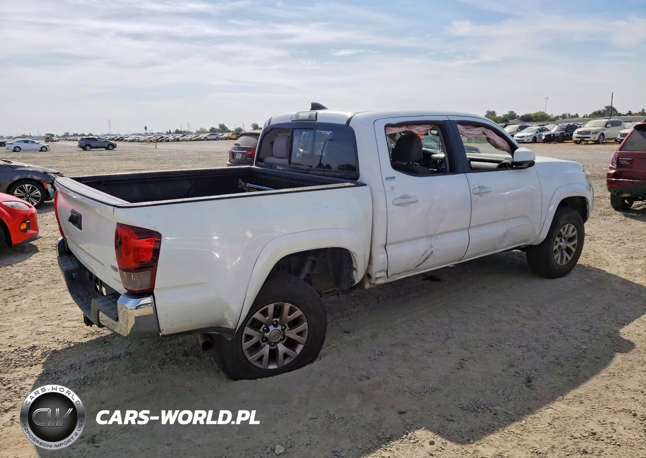 2018 Toyota Tacoma Sr5 V6 VIN:5TFAZ5CNXJX061413 - 3