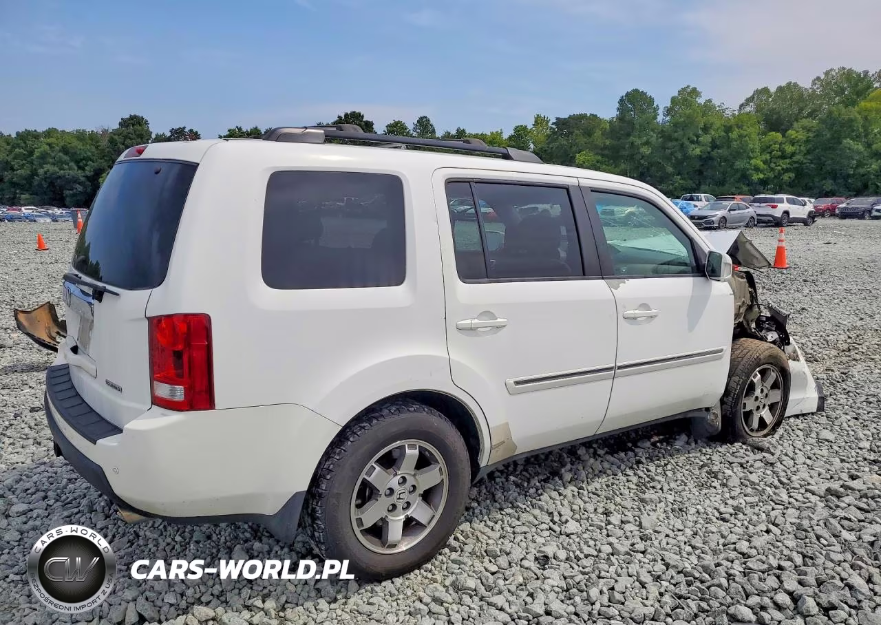 2010 Honda Pilot Touring VIN:5FNYF3H99AB002323 - 3