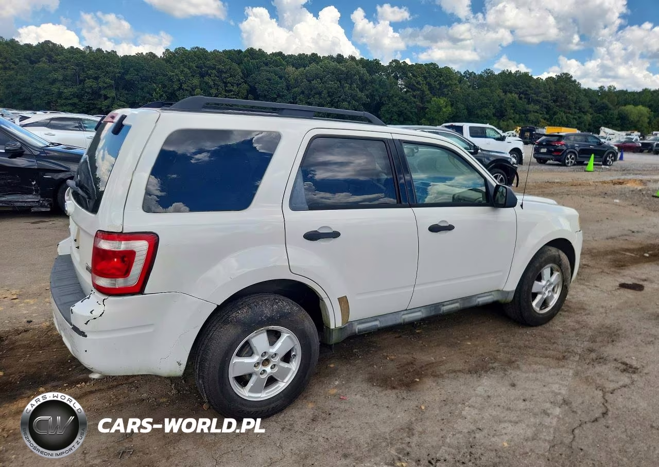 2010 Ford Escape Xlt VIN:1FMCU0DG4AKC23958 - 3