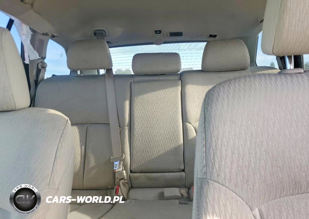 2010 Subaru Outback 2.5I Premium VIN:4S4BRCCC8A3352910 - 10