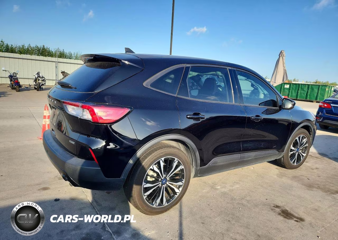 2021 Ford Escape Se VIN:1FMCU0BZ9MUA16740 - 3
