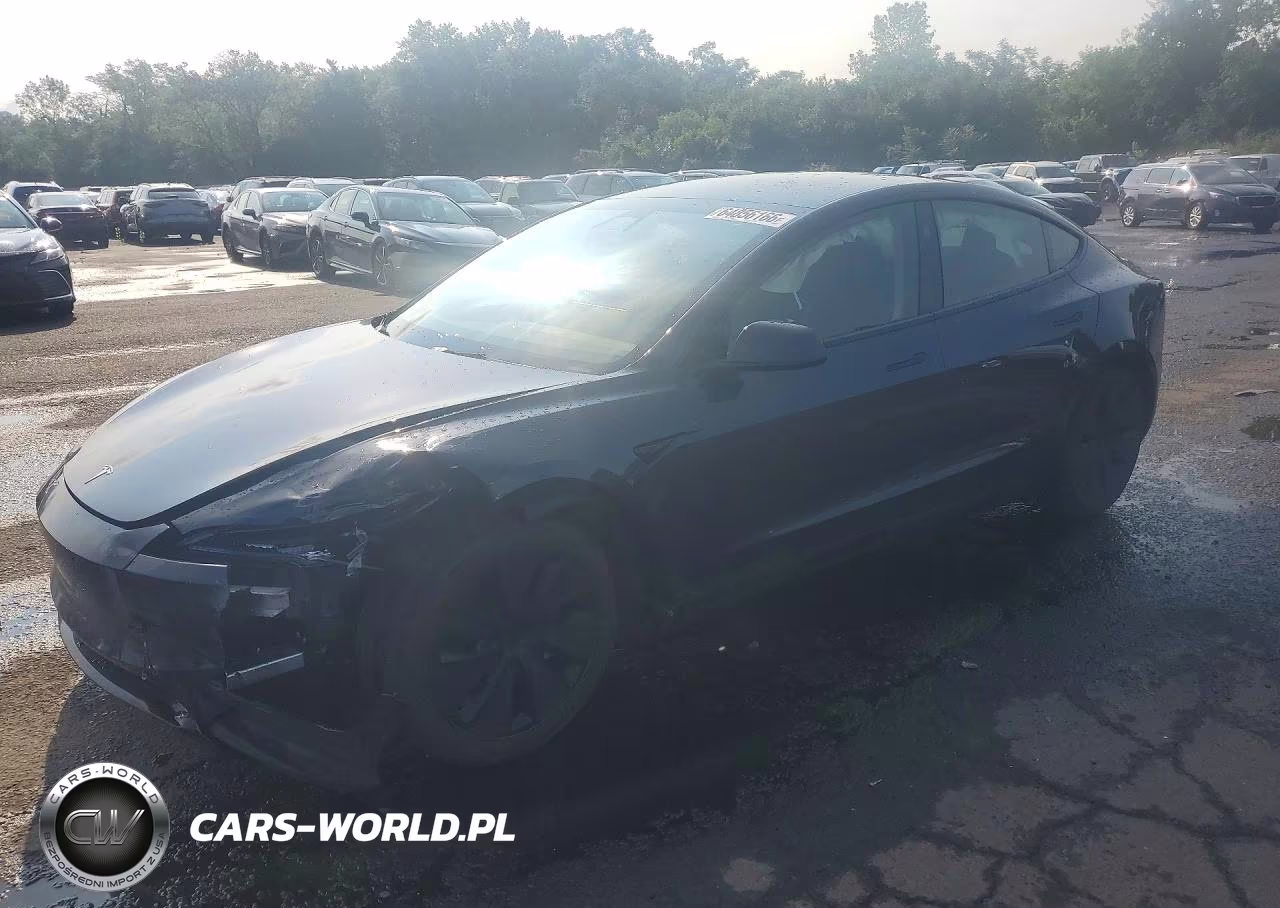 2025 Tesla Model 3 – zdjęcie 1 z 12