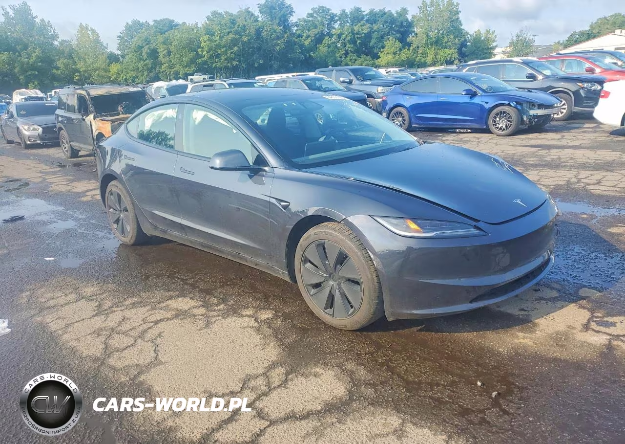 2025 Tesla Model 3 VIN:5YJ3E1EBXSF889831 - 4