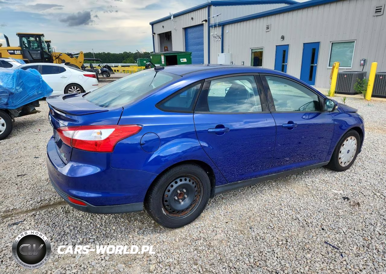 2012 Ford Focus Se VIN:1FAHP3F25CL422637 - 3