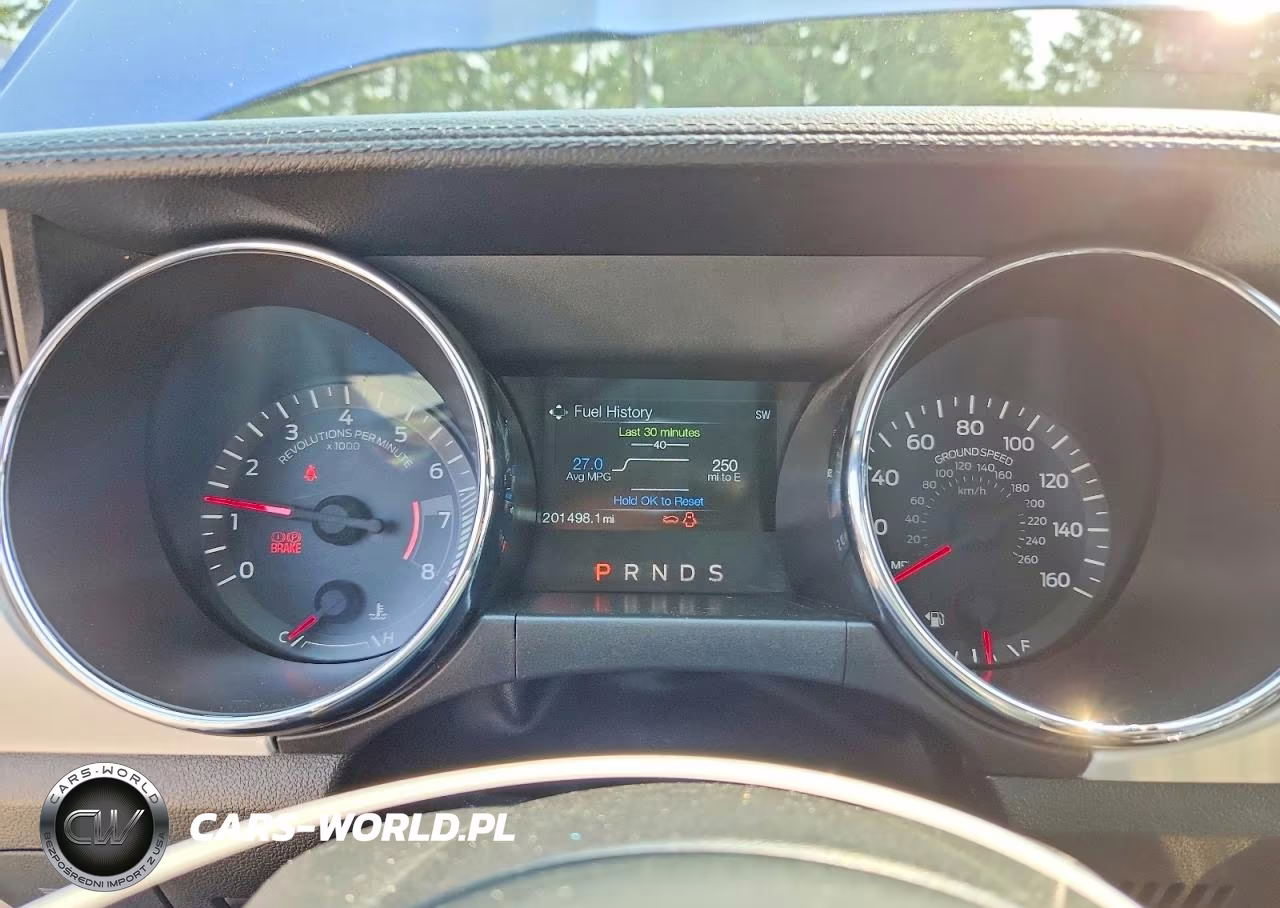2015 Ford Mustang VIN:1FATP8UH8F5409792 - 9