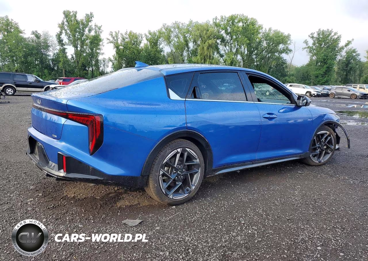 2025 Kia K4 Gt Line VIN:3KPFW4DE4SE156025 - 3