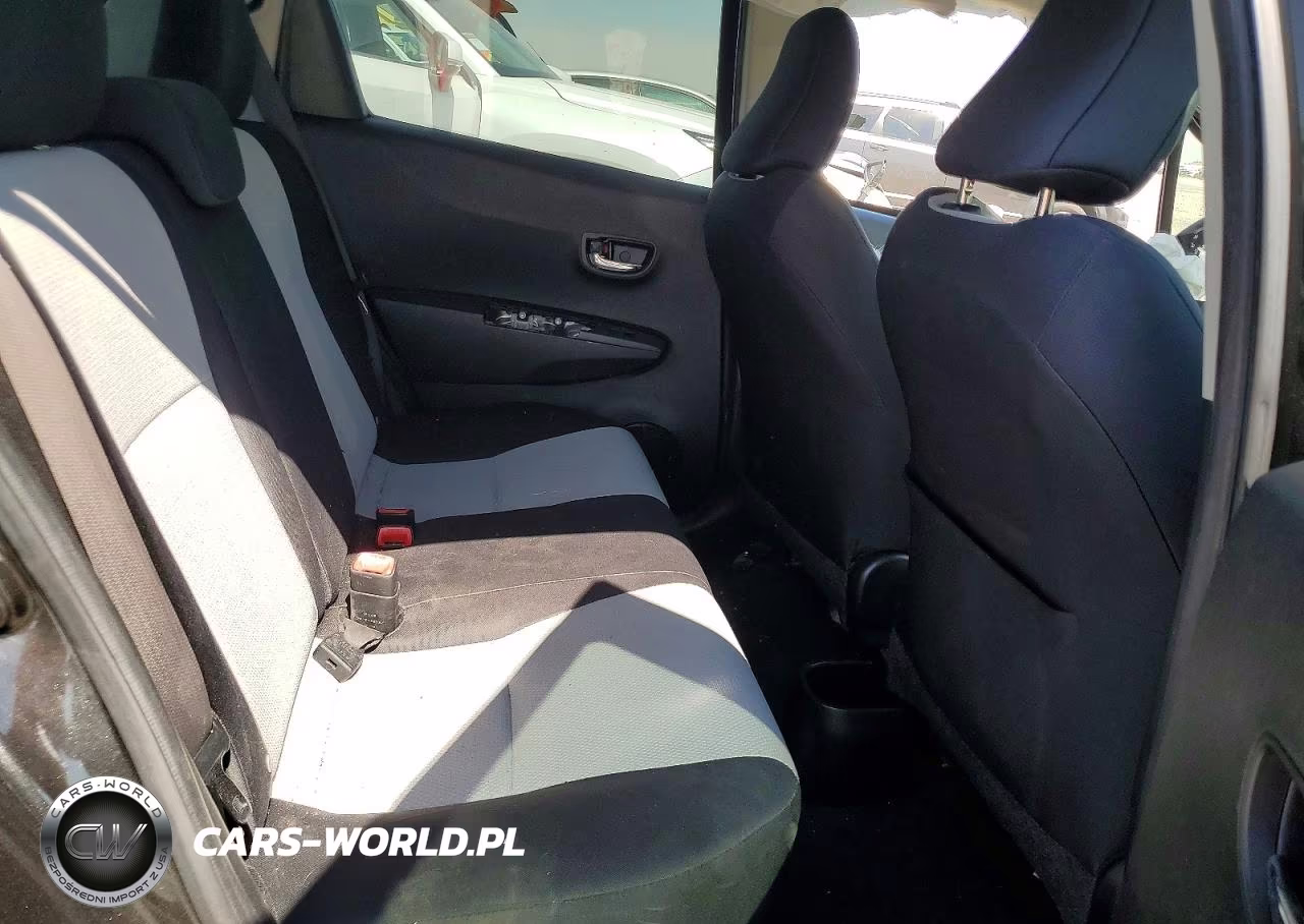 2014 Toyota Yaris 5-Door Le VIN:JTDKTUD37ED573585 - 10