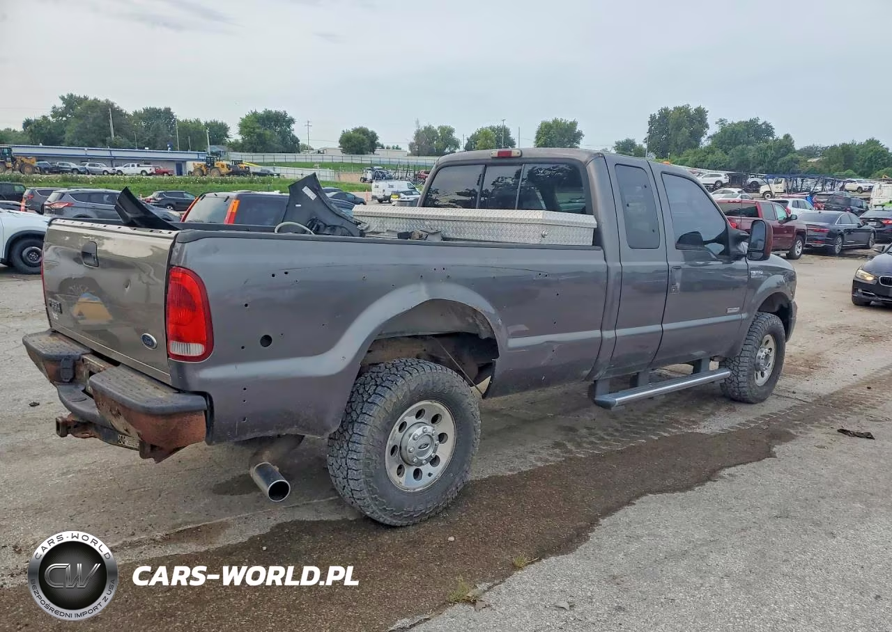 2005 Ford F350 Super Duty VIN:1FTWX33P05EC75524 - 3