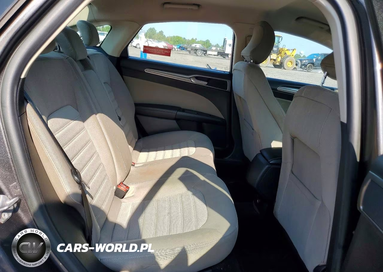 2019 Ford Fusion S VIN:3FA6P0G76KR229705 - 10