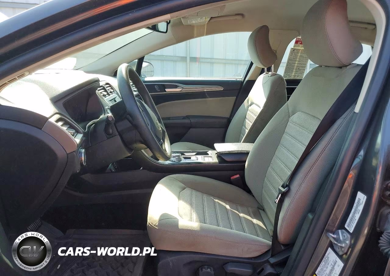 2019 Ford Fusion S VIN:3FA6P0G76KR229705 - 7