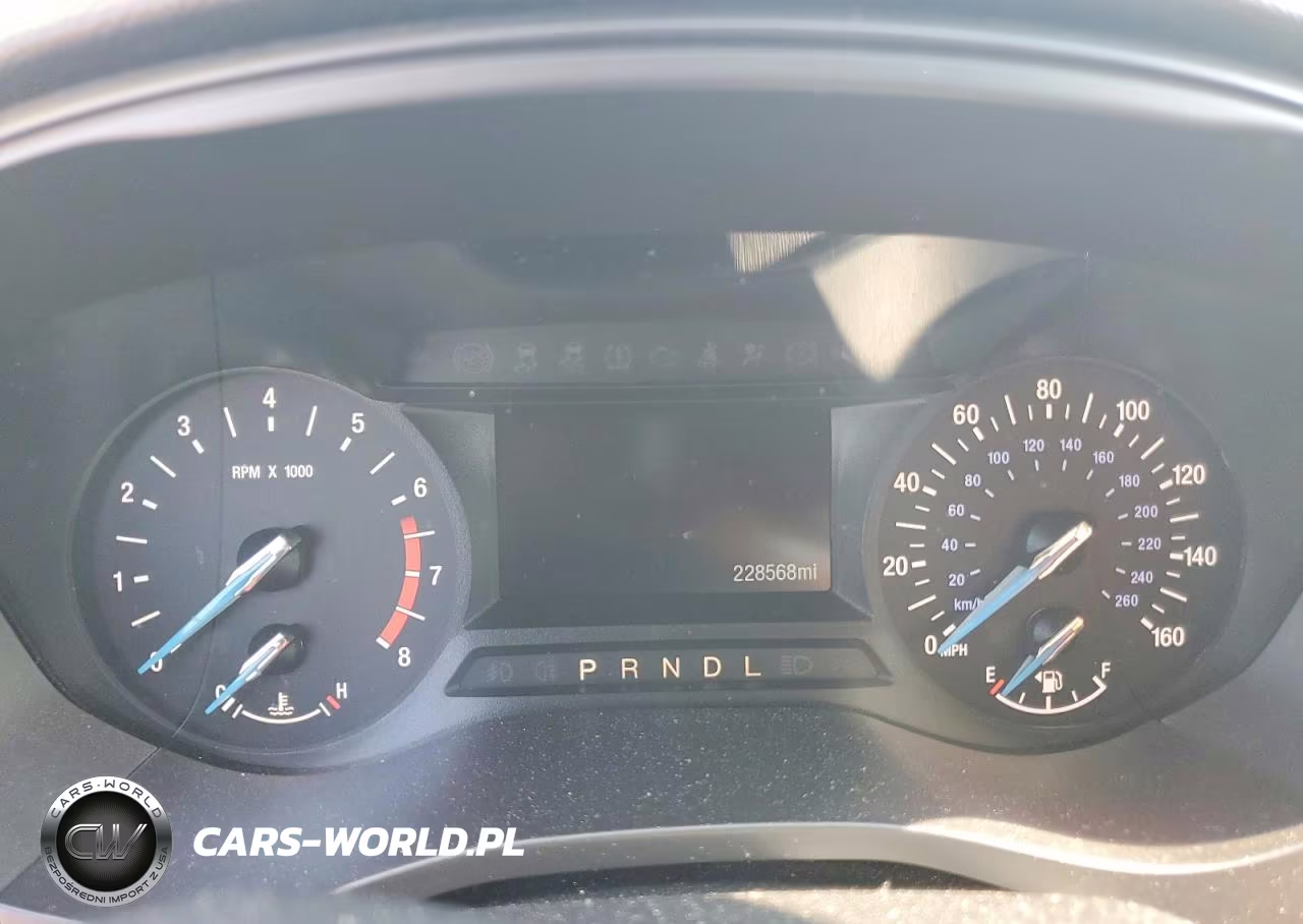 2019 Ford Fusion S VIN:3FA6P0G76KR229705 - 9