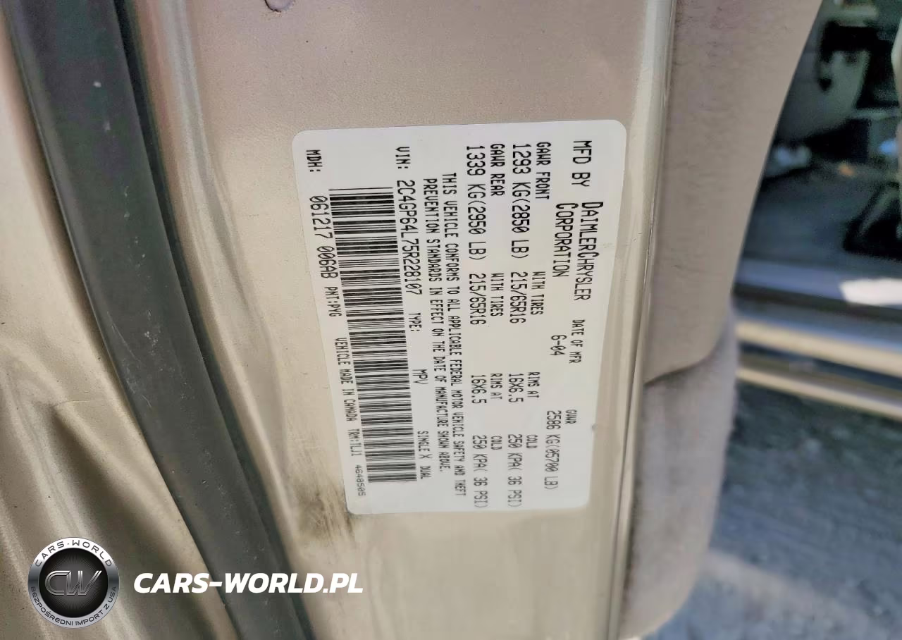 2005 Chrysler Town & Country Limited VIN:2C4GP64L75R228107 - 13