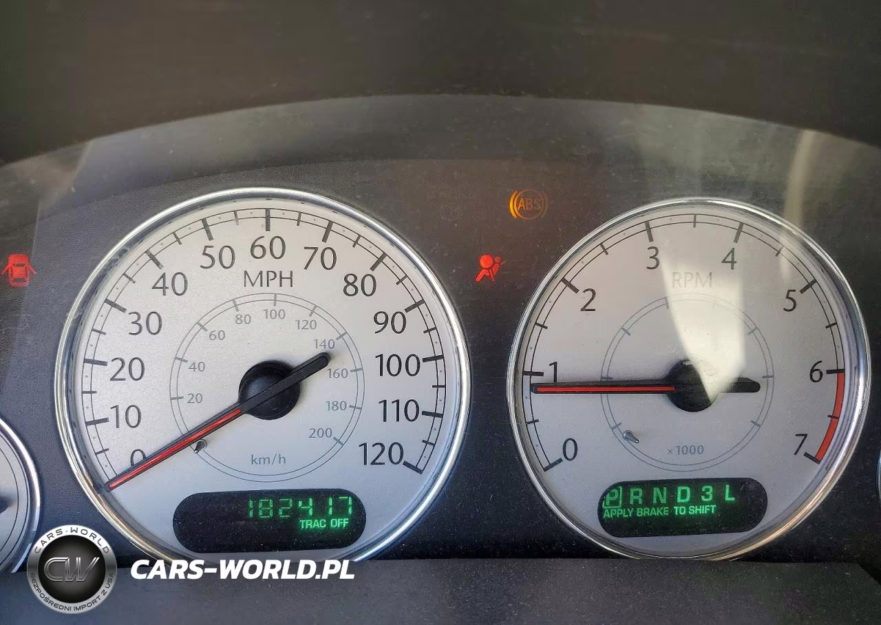 2005 Chrysler Town & Country Limited VIN:2C4GP64L75R228107 - 9