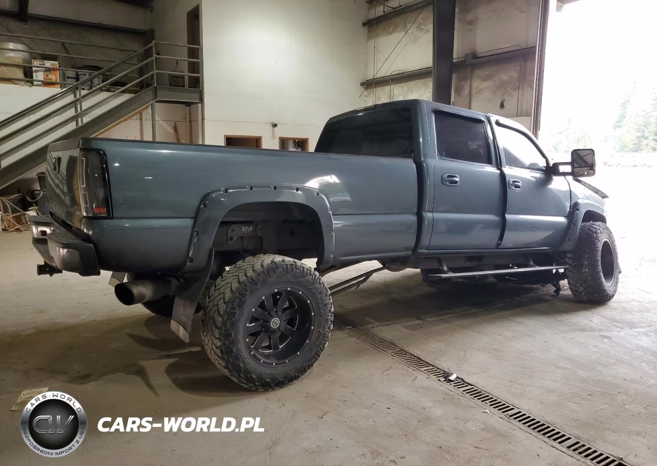 2007 Chevrolet Silverado K2500 Heavy Duty VIN:1GCHK23D97F183459 - 3