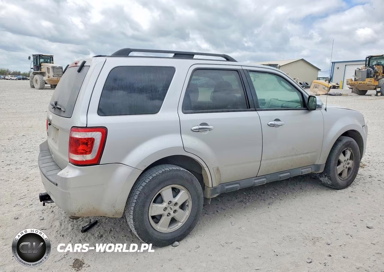 2010 Ford Escape Xlt VIN:1FMCU0D77AKD13184 - 3