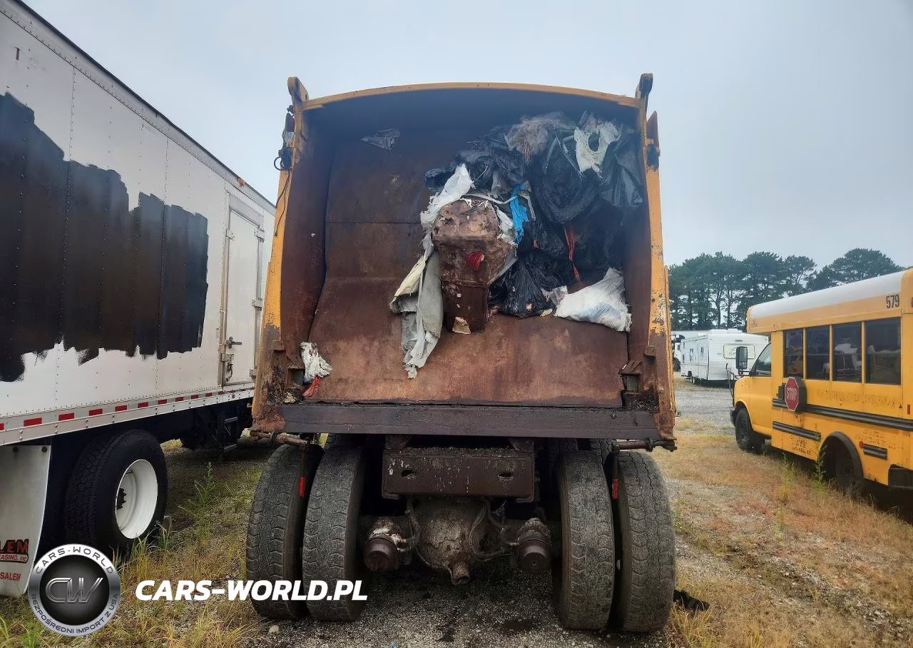 2016 International 7400 Refuse Truck VIN:1HTWGAAT0GH192538 - 6