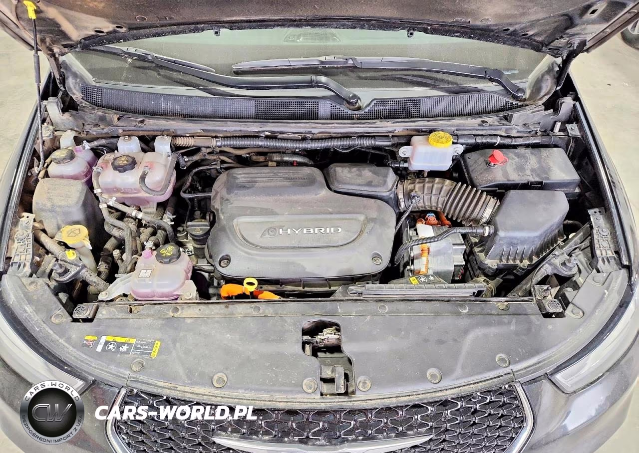 2023 Chrysler Pacifica Hybrid Touring L VIN:2C4RC1L75PR572694 - 12