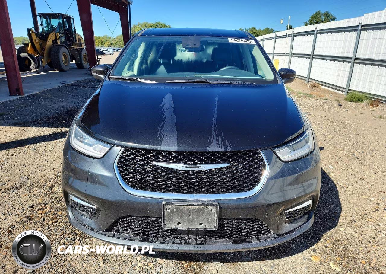 2023 Chrysler Pacifica Hybrid Touring L VIN:2C4RC1L75PR572694 - 5