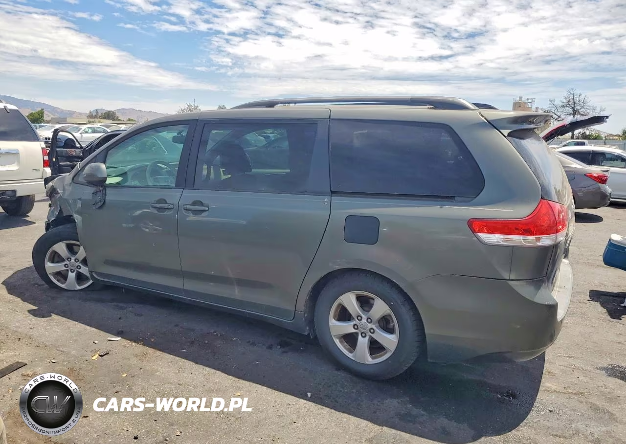 2011 Toyota Sienna Le VIN:5TDKK3DC9BS012107 - 2