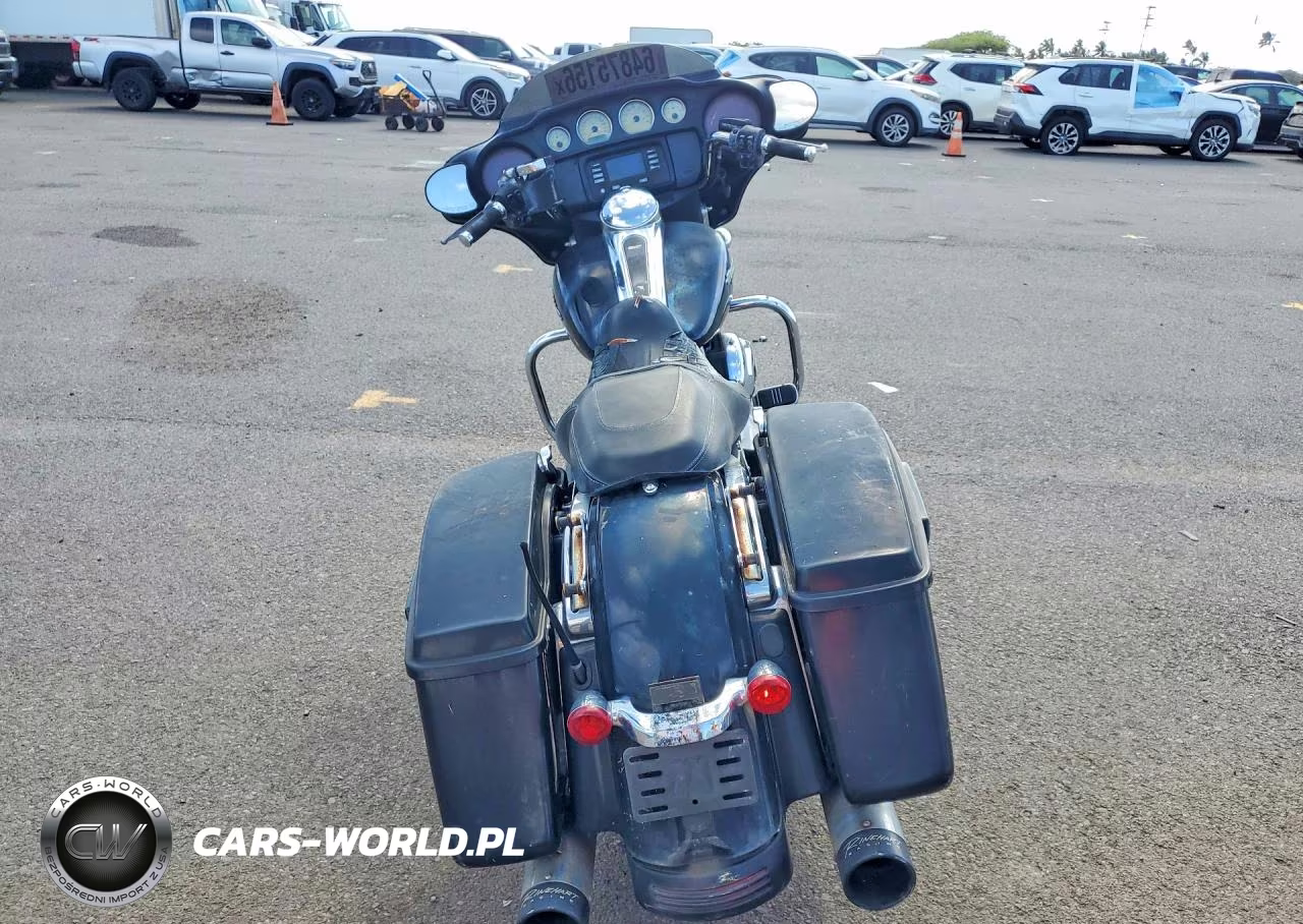 2016 Harley-Davidson Flhx Street Glide VIN:1HD1KBM14GB607903 - 4