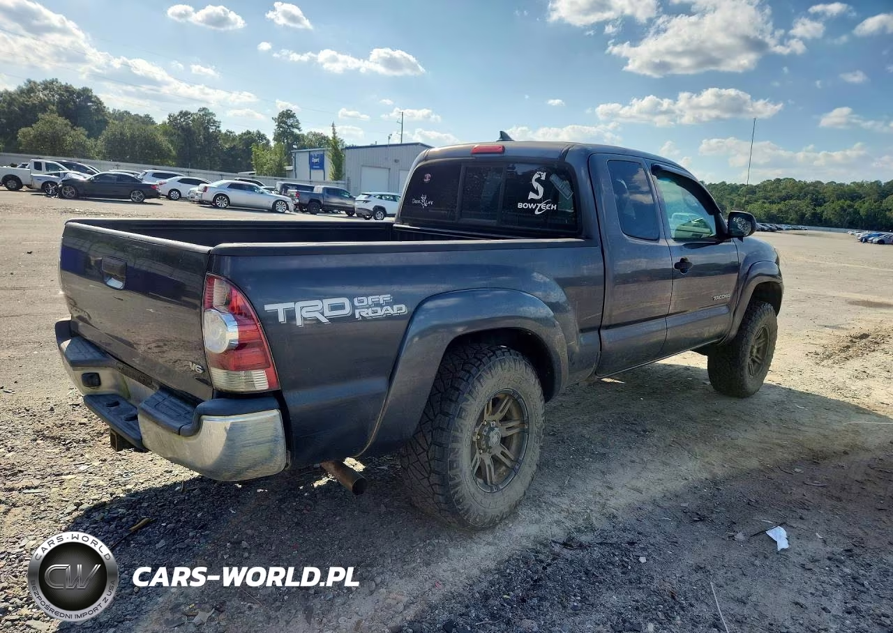 2014 Toyota Tacoma V6 VIN:5TFUU4EN2EX099372 - 3