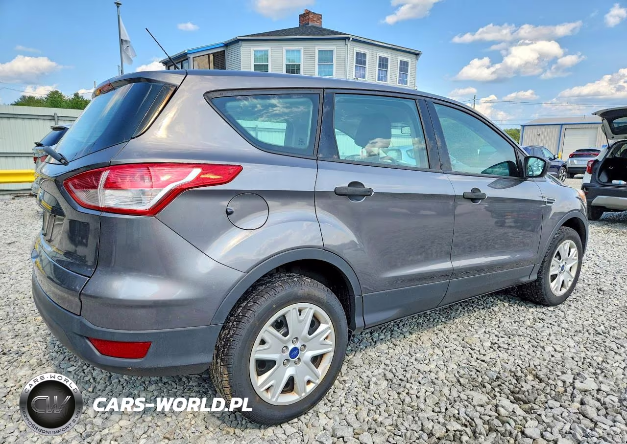 2013 Ford Escape S VIN:1FMCU0F70DUA82747 - 3