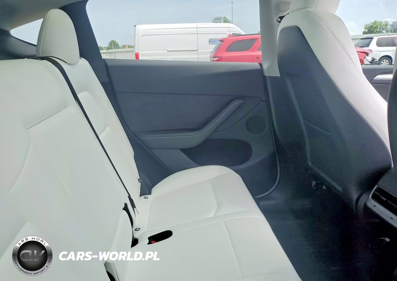 2025 Tesla Model Y VIN:7SAYGDEE9SA370183 - 11