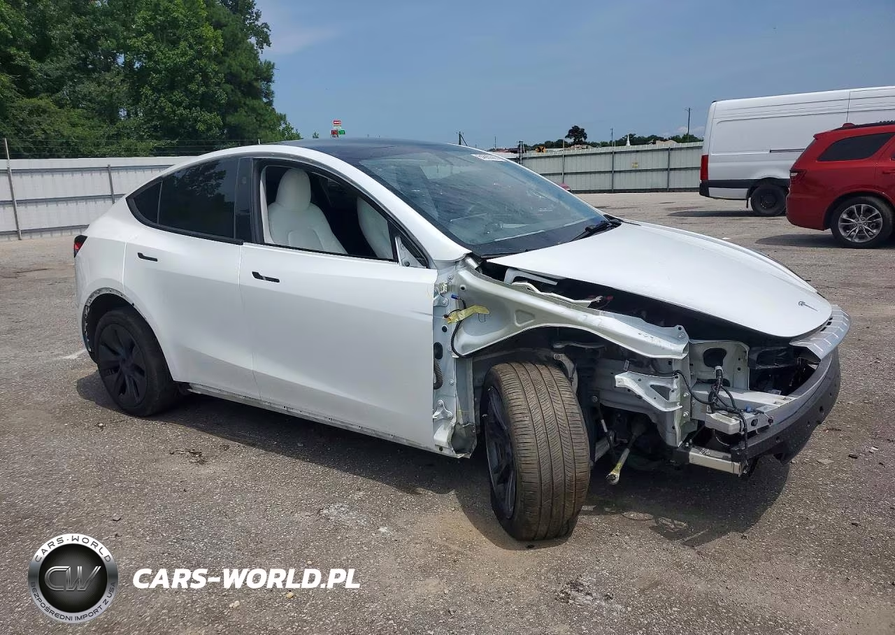 2025 Tesla Model Y VIN:7SAYGDEE9SA370183 - 4
