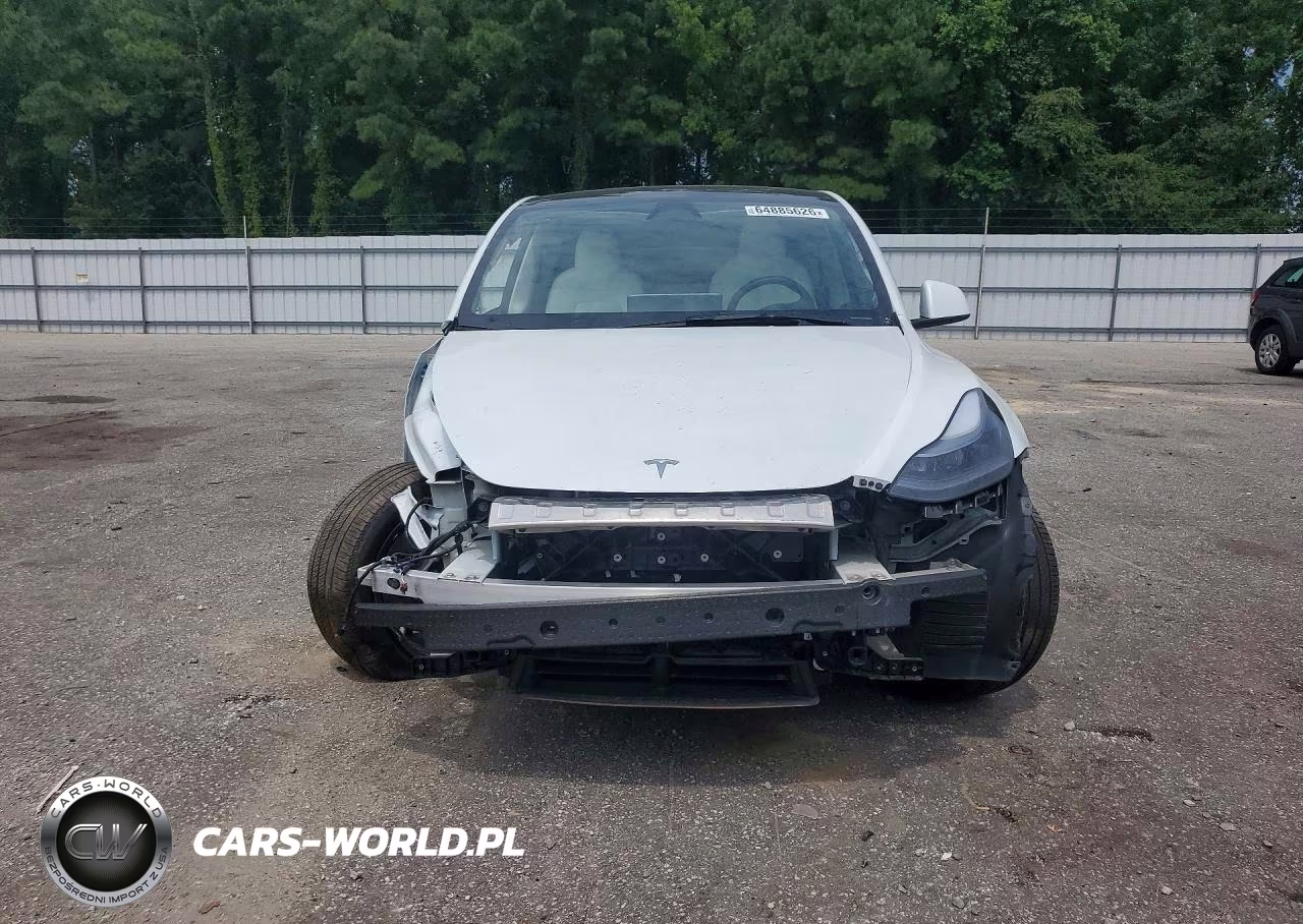 2025 Tesla Model Y VIN:7SAYGDEE9SA370183 - 5