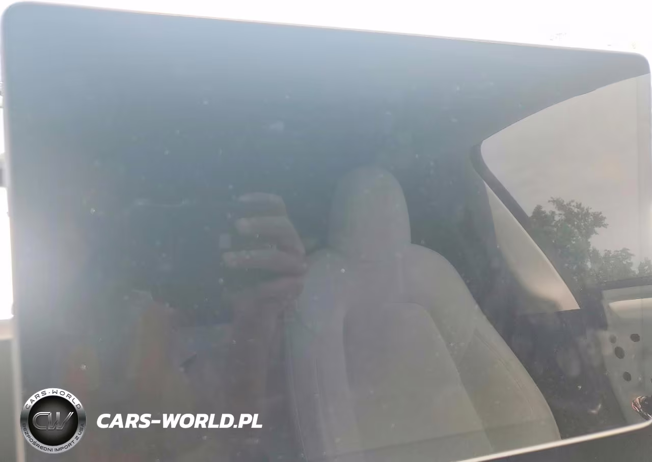 2025 Tesla Model Y VIN:7SAYGDEE9SA370183 - 9