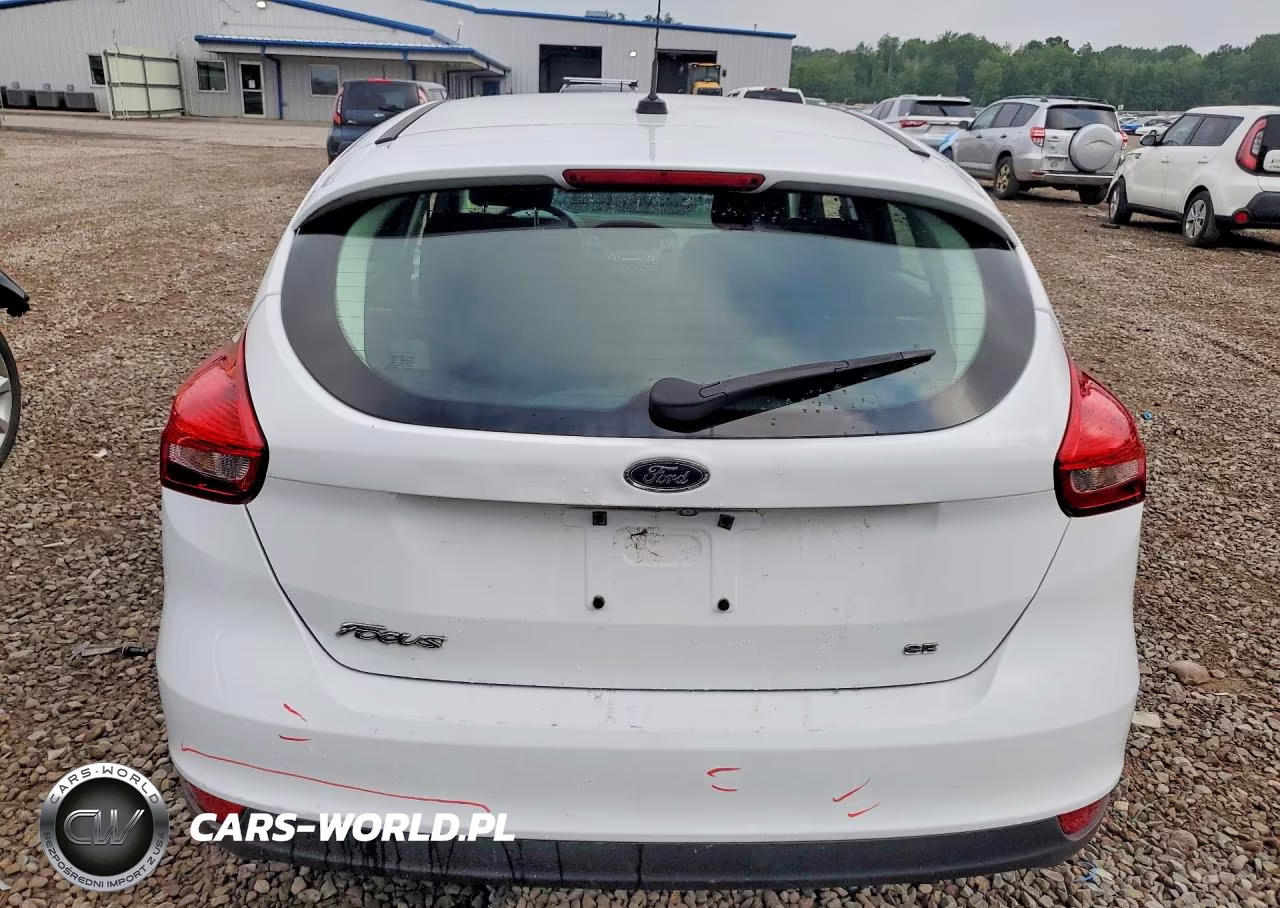 2017 Ford Focus Se VIN:1FADP3K2XHL247345 - 6