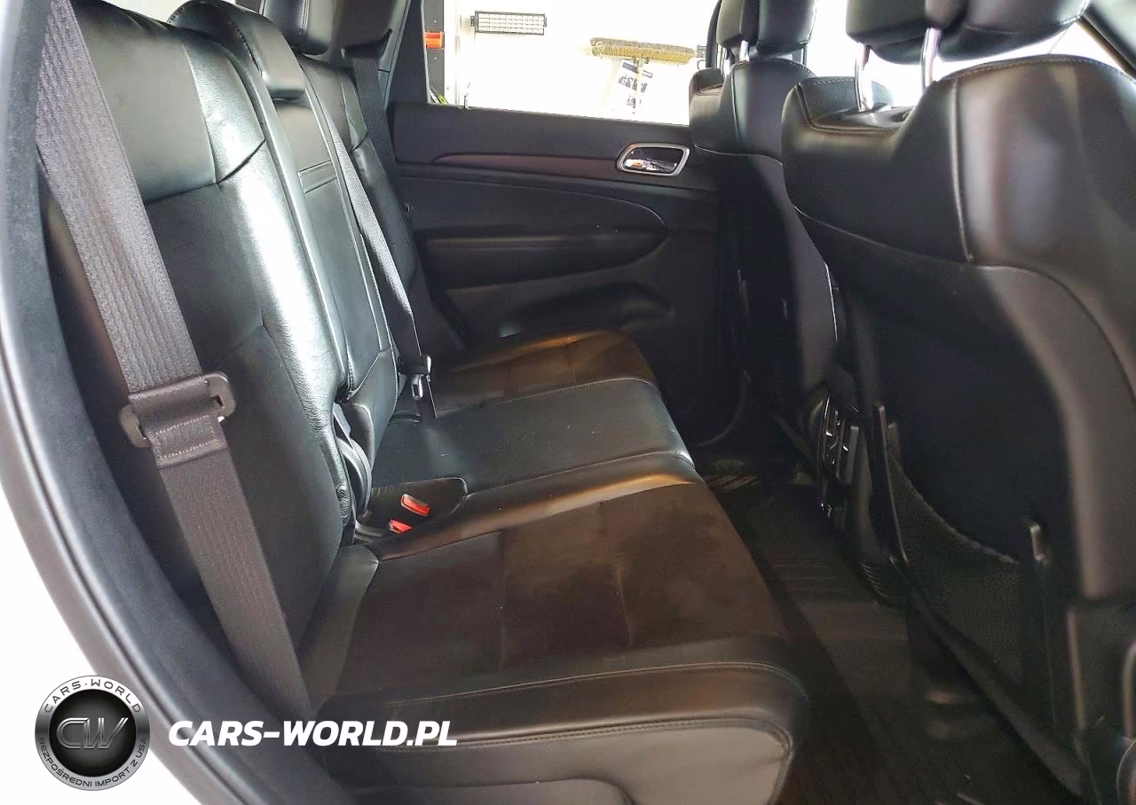 2018 Jeep Grand Cherokee Laredo VIN:1C4RJFAG9JC197799 - 11